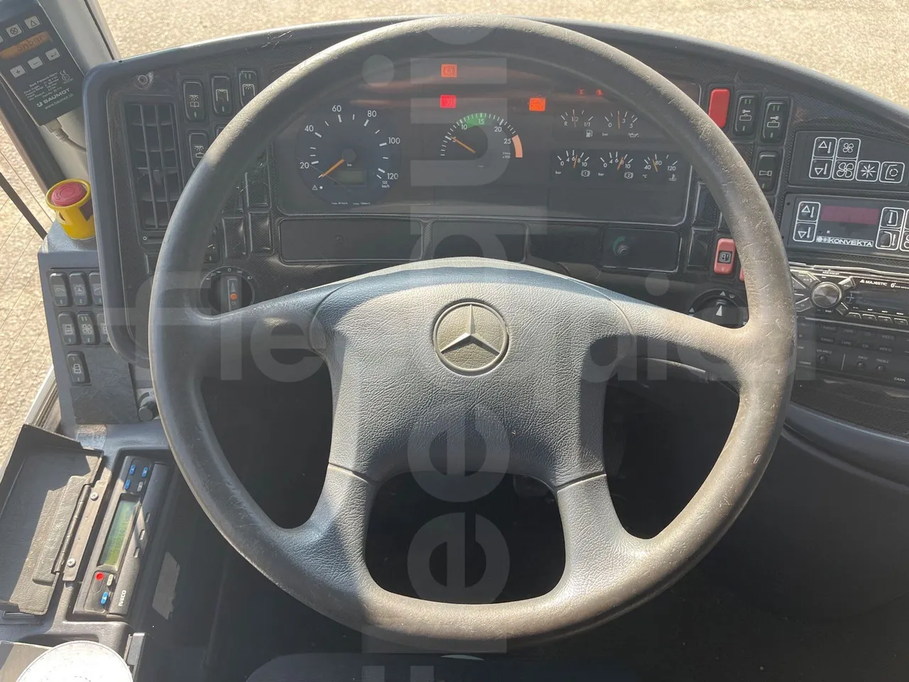 Mercedes-Benz 0 350 P55E3 -EUR3-310kW -11.98m - steering wheel photo