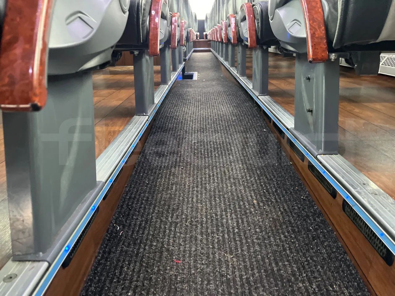 Volvo Beulas Glory B3RJ3C60C - Euro 6 - 345 kW - 14.600 mt - seat brackets photo