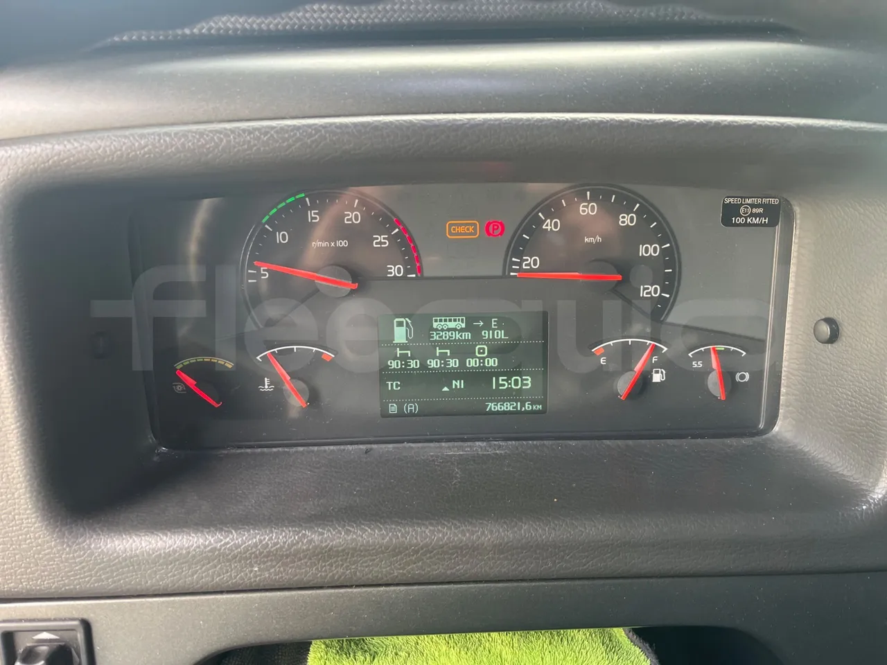 Volvo Beulas Glory B3RJ3C60C - Euro 6 - 345 kW - 14.600 mt - dashboard lights on