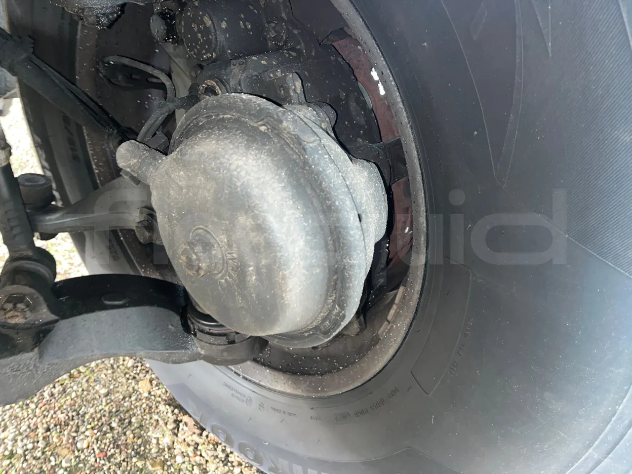 Volvo Beulas Glory B3RJ3C60C - Euro 6 - 345 kW - 14.600 mt - front brake calipers right