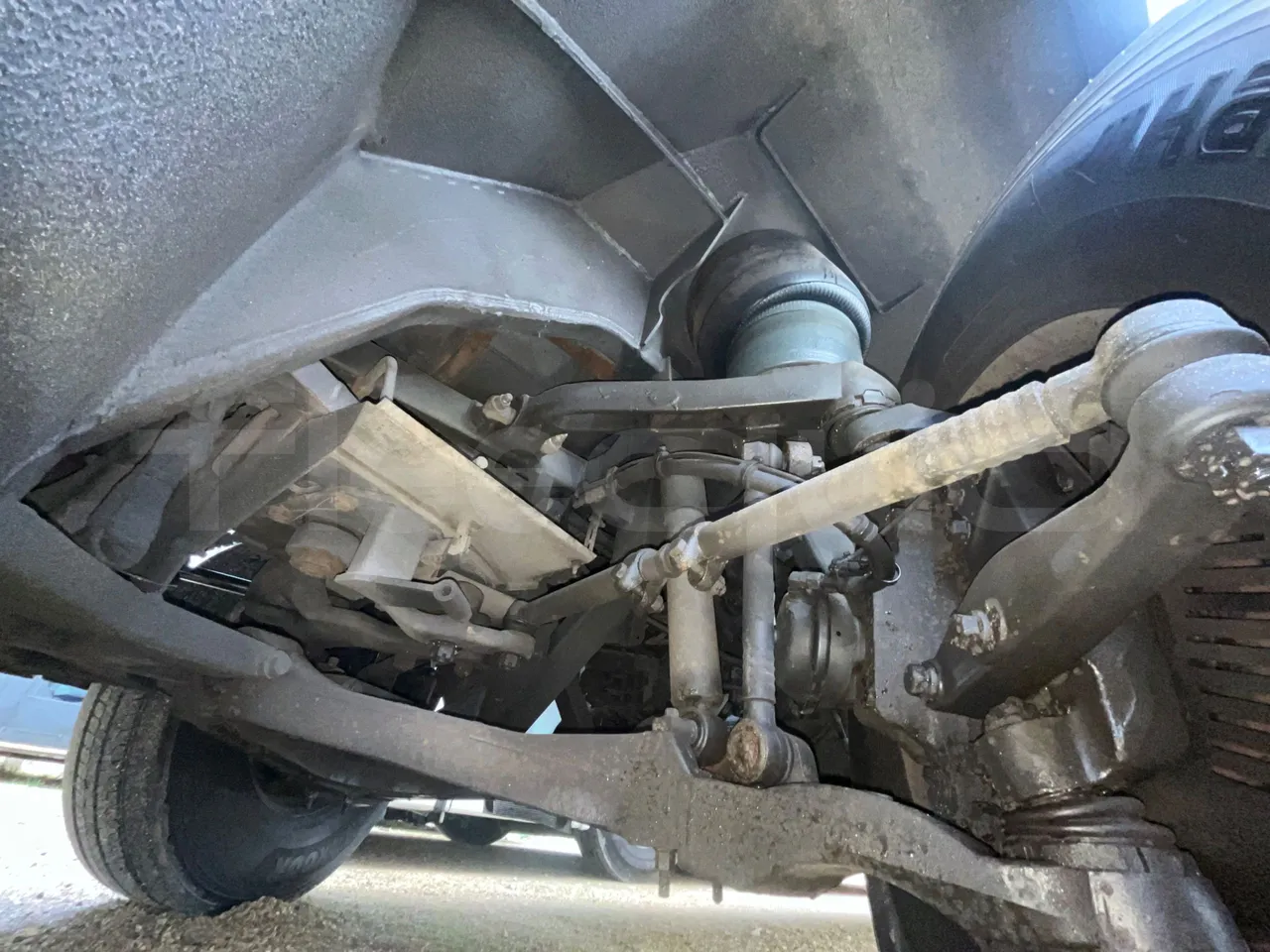 Volvo Beulas Glory B3RJ3C60C - Euro 6 - 345 kW - 14.600 mt - front shock absorbers left