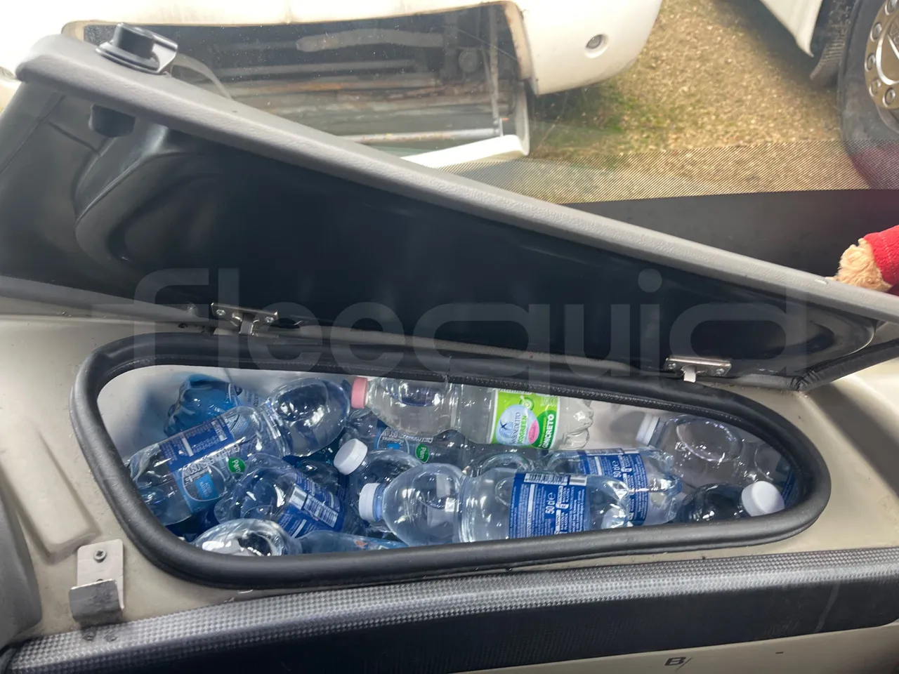 Volvo Beulas Glory B3RJ3C60C - Euro 6 - 345 kW - 14.600 mt - handrails photo