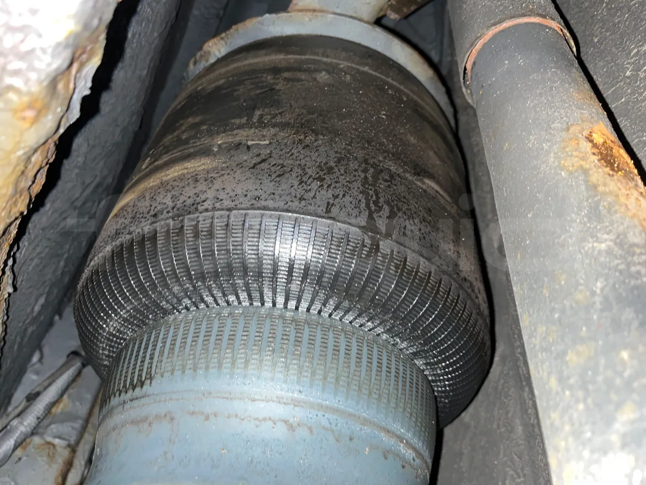 Volvo Beulas Glory B3RJ3C60C - Euro 6 - 345 kW - 14.600 mt - axle 2 shock absorbers 2 left