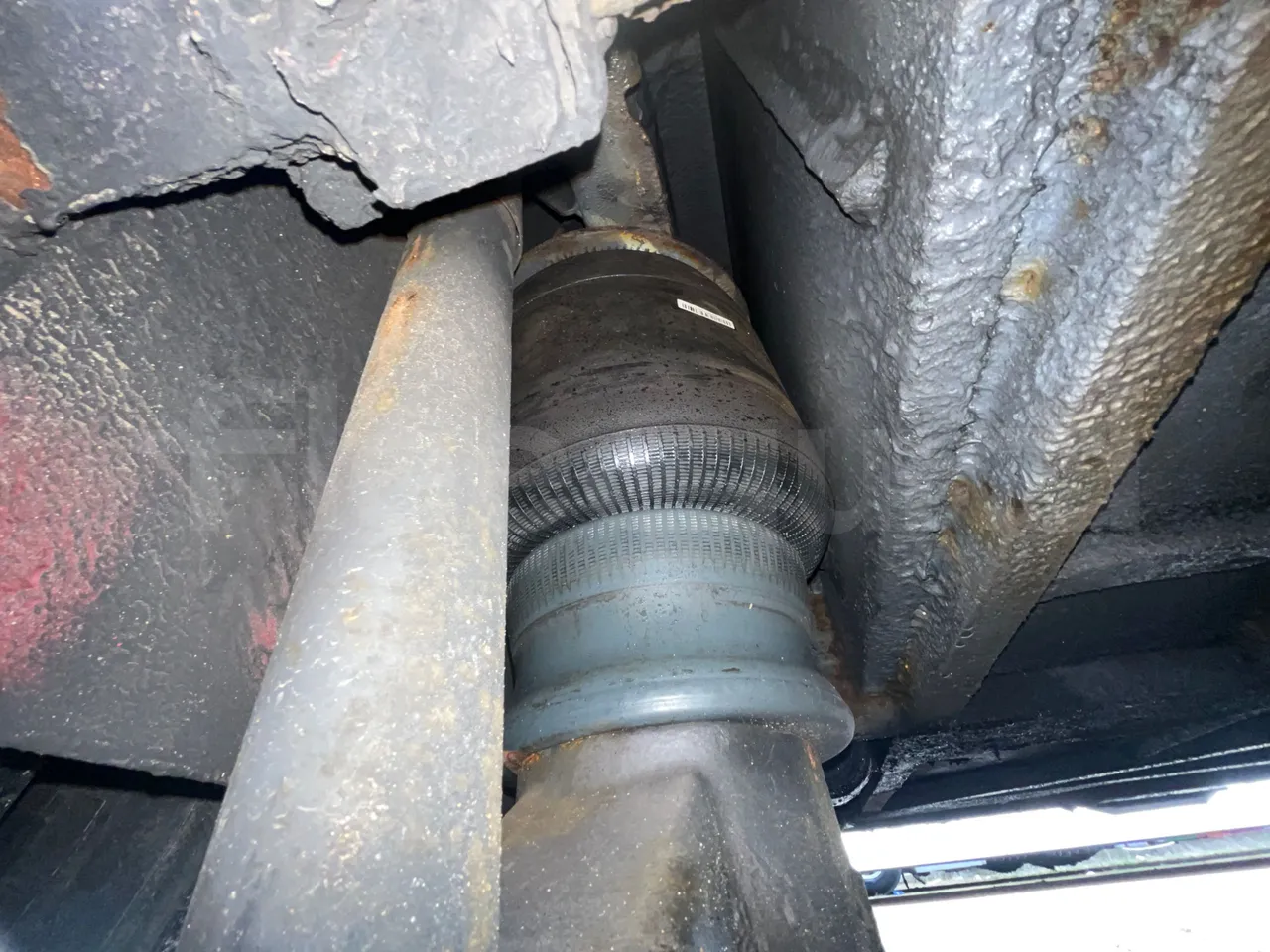 Volvo Beulas Glory B3RJ3C60C - Euro 6 - 345 kW - 14.600 mt - axle 2 shock absorbers 1 right