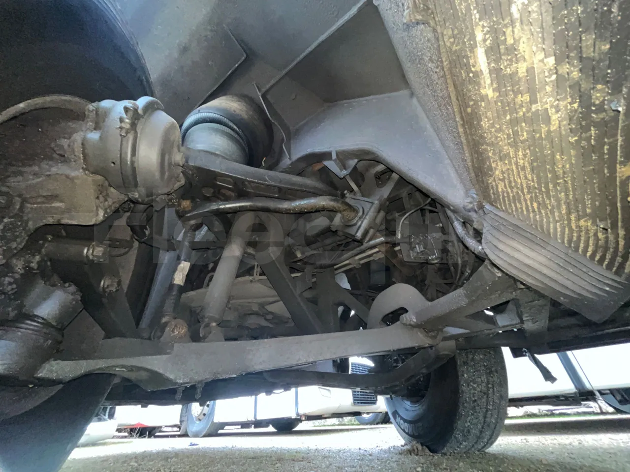 Volvo Beulas Glory B3RJ3C60C - Euro 6 - 345 kW - 14.600 mt - front axle left side