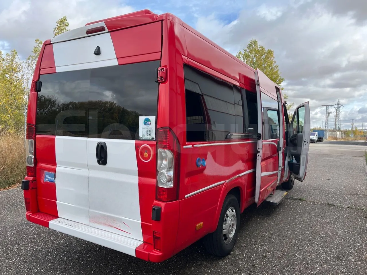 Fiat Ducato 250EDMMCBZL - EUR4 - 115.5kW - 6.363m - 3/4 right rear doors open
