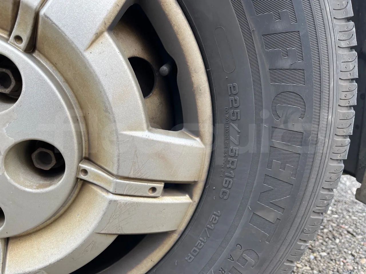 Fiat Ducato 250EDMMCBZL - EUR4 - 115.5kW - 6.363m - rear left tire photo