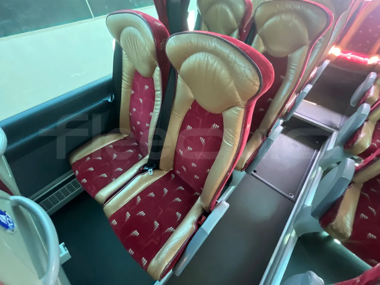 Scania Irizar K420EB -EUR4-309kW-12.92m - single seat detail