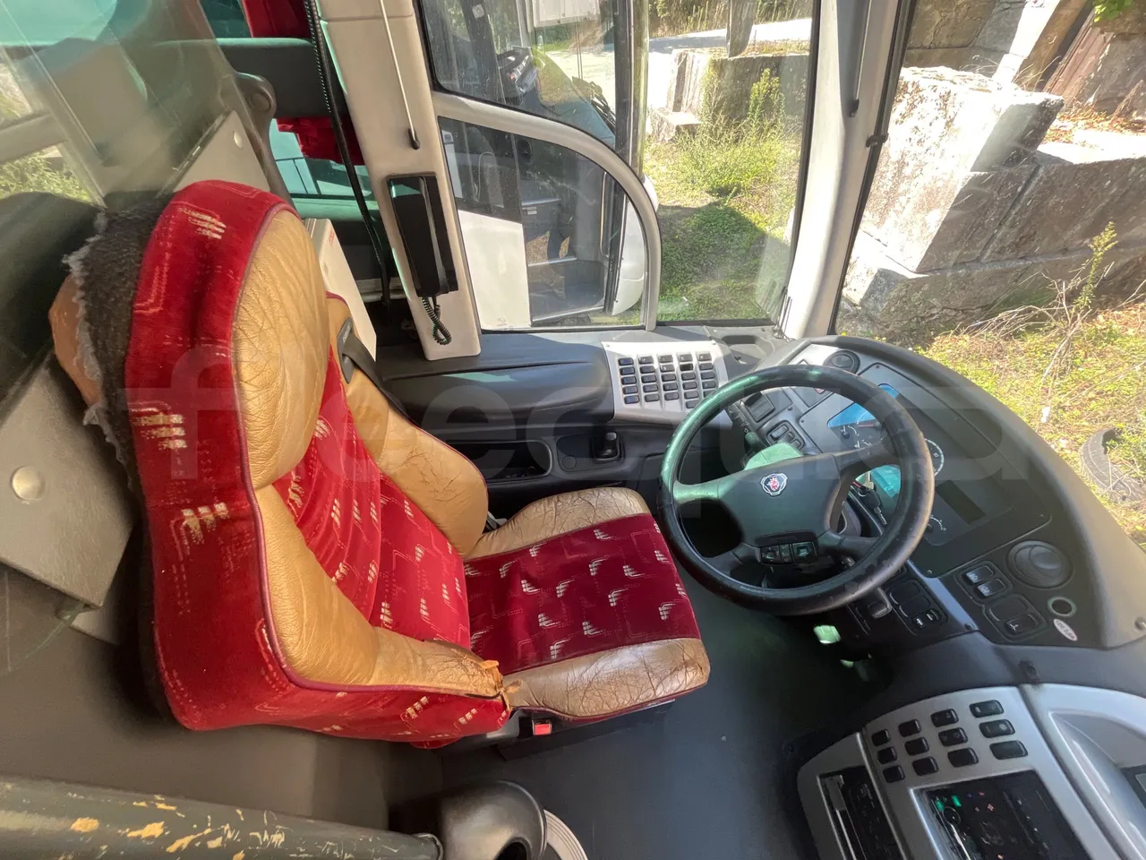 Scania Irizar K420EB -EUR4-309kW-12.92m - driver's seat photo