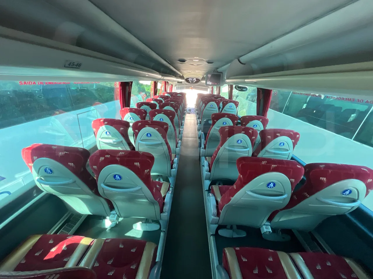 Scania Irizar K420EB -EUR4-309kW-12.92m - forward view middle aisle