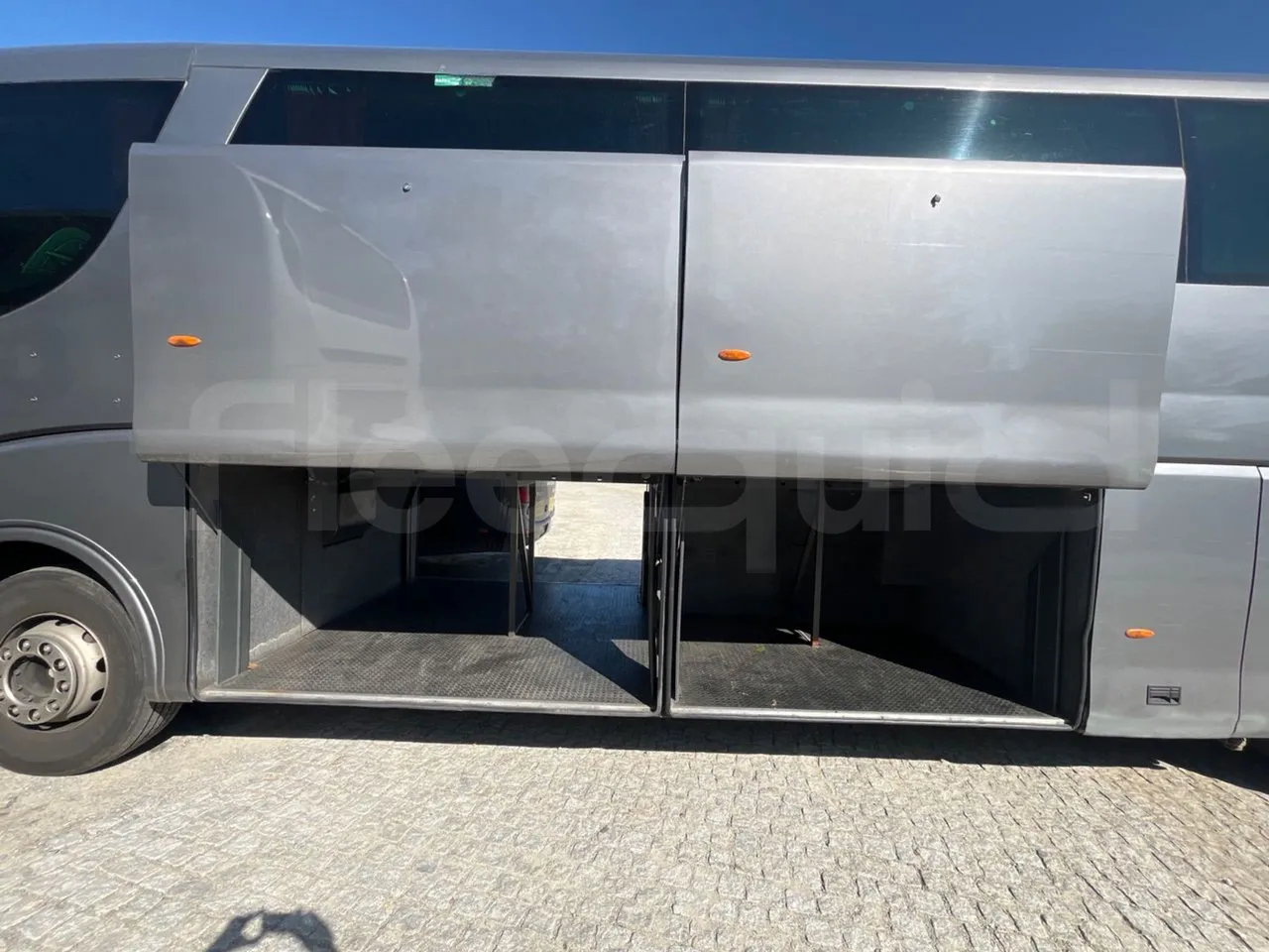 Scania Irizar K420EB -EUR4-309kW-12.92m - luggage rack photo