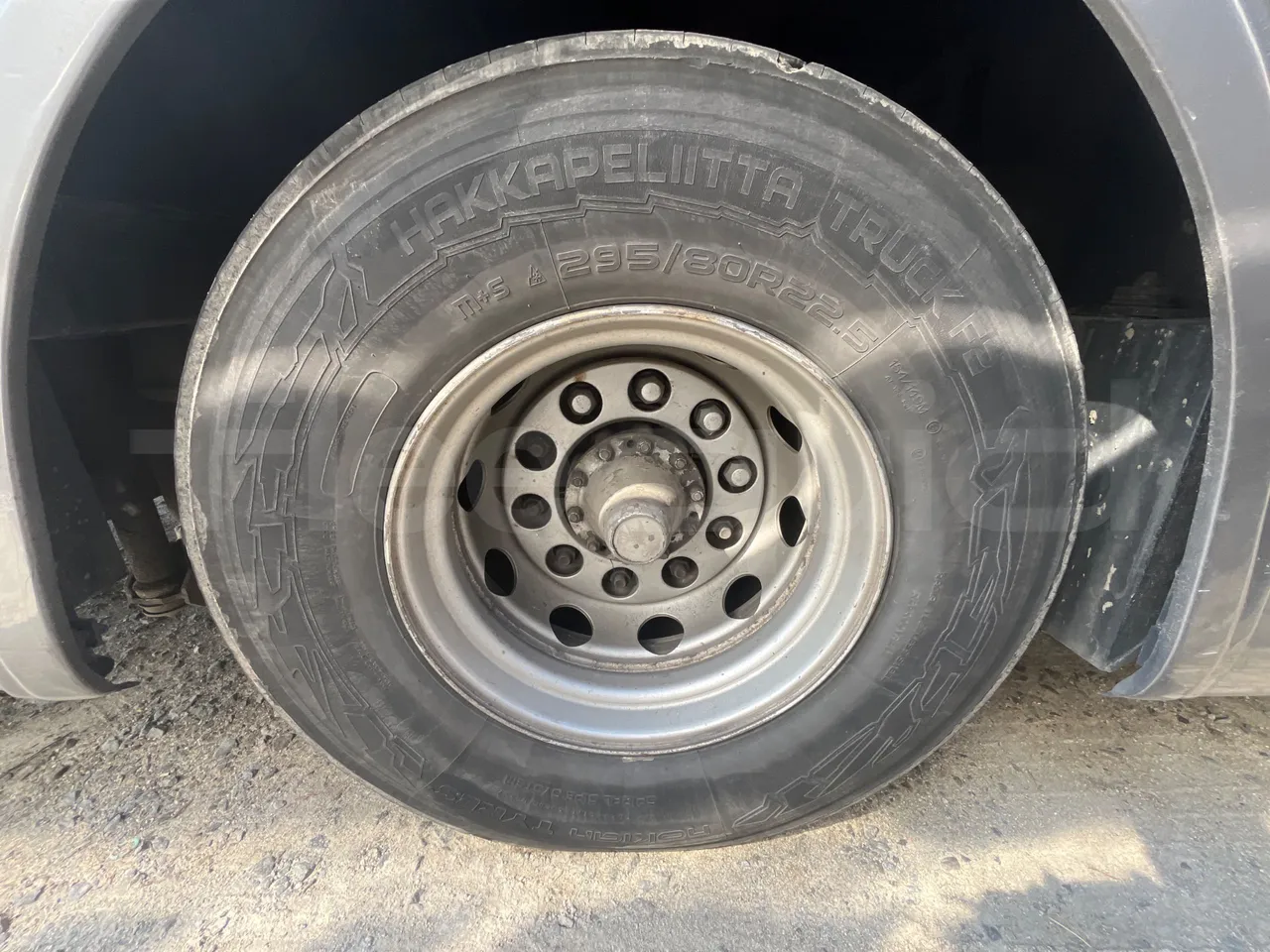Scania Irizar K420EB -EUR4-309kW-12.92m - tread condition front tires right