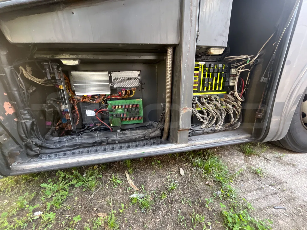 Scania Irizar K420EB -EUR4-309kW-12.92m - platform open photo