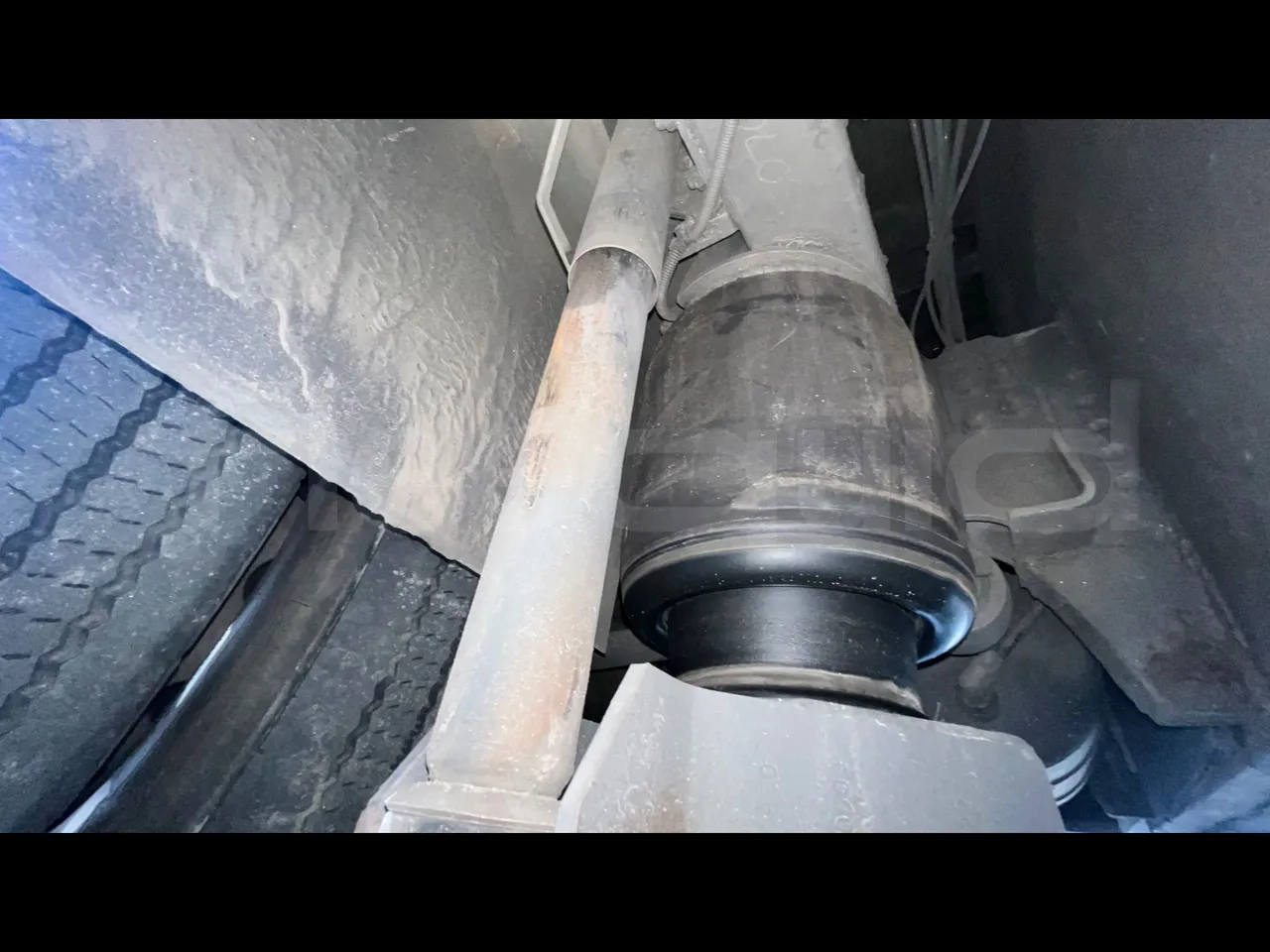 Scania Irizar K420EB -EUR4-309kW-12.92m - axle 2 shock absorbers 1 right