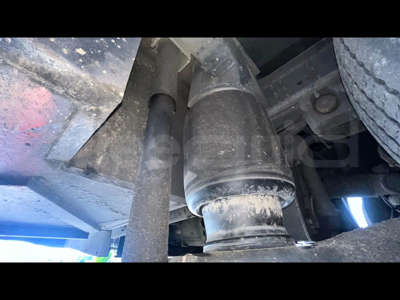 Scania Irizar K420EB -EUR4-309kW-12.92m - axle 2 shock absorbers 2 left