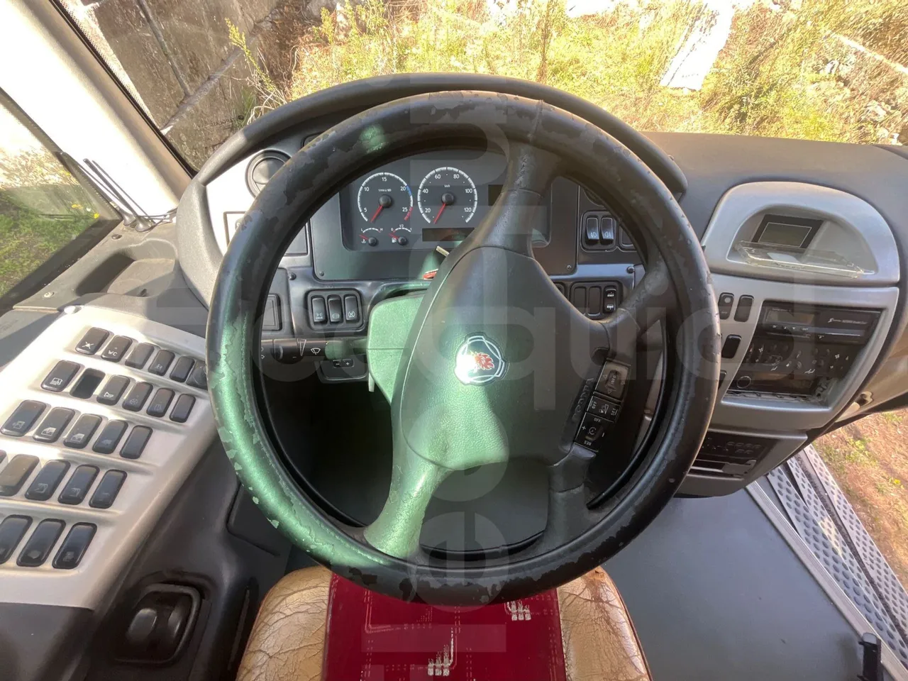 Scania Irizar K420EB -EUR4-309kW-12.92m - steering wheel photo