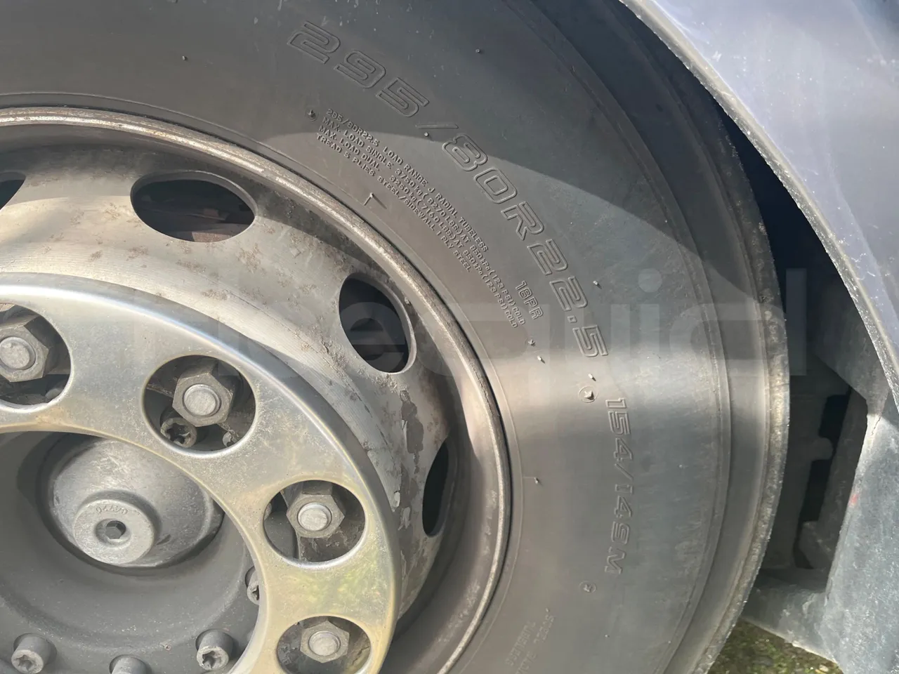 Scania Irizar K420EB -EUR4-309kW-12.92m - rear left tire photo