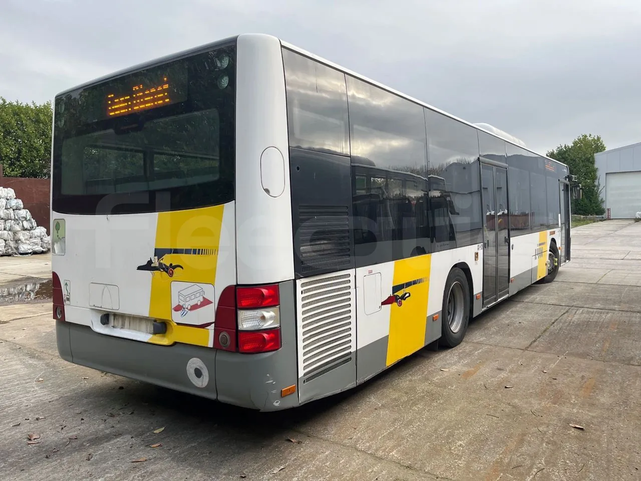 Man Lion's City A21 - EUR5 - 206kW - 11.980m - 3/4 right rear doors closed