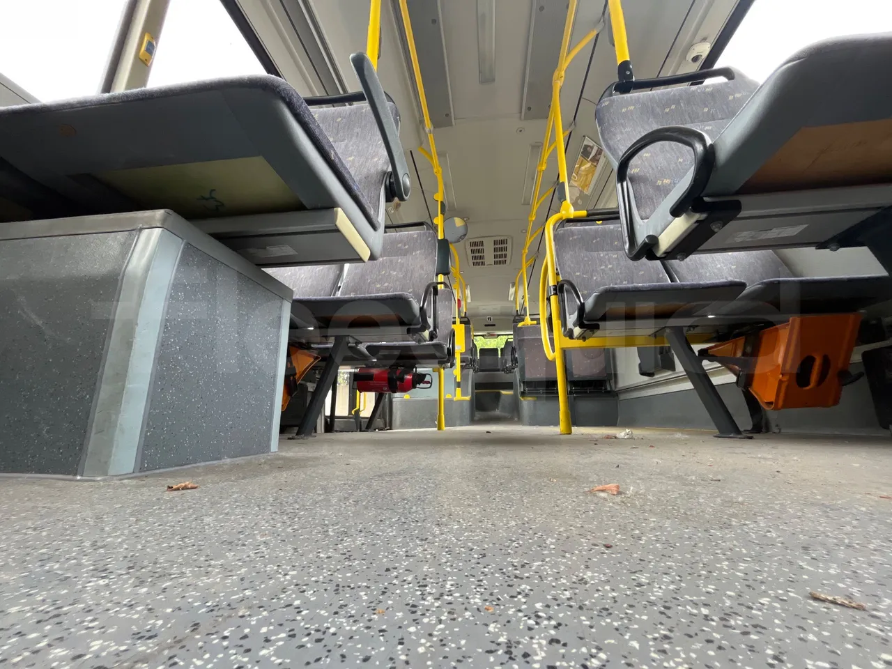 Man Lion's City A21 - EUR5 - 206kW - 11.980m - seat brackets photo