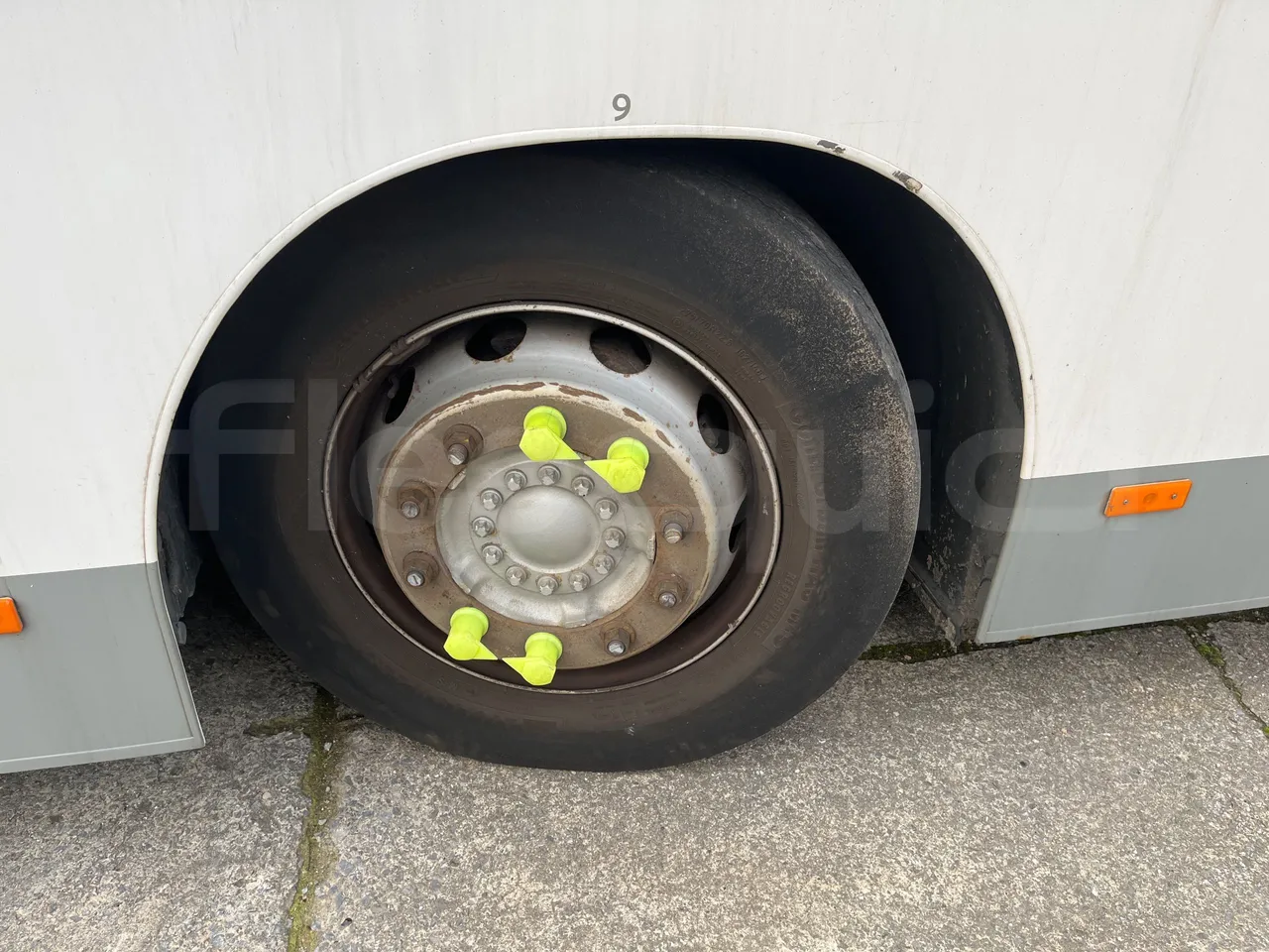 Man Lion's City A21 - EUR5 - 206kW - 11.980m - tread condition front tires left