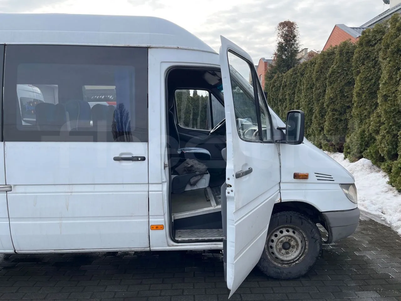 Mercedes-Benz 313 CDI   CDI - Euro3 - 95kW - 5.640mt - front door 1 open