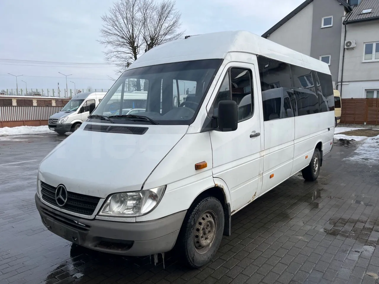 Mercedes-Benz 313 CDI   CDI - Euro3 - 95kW - 5.640mt - 3/4 front left