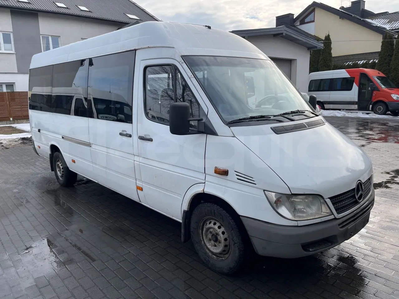 Mercedes-Benz 313 CDI   CDI - Euro3 - 95kW - 5.640mt - 3/4 front right doors