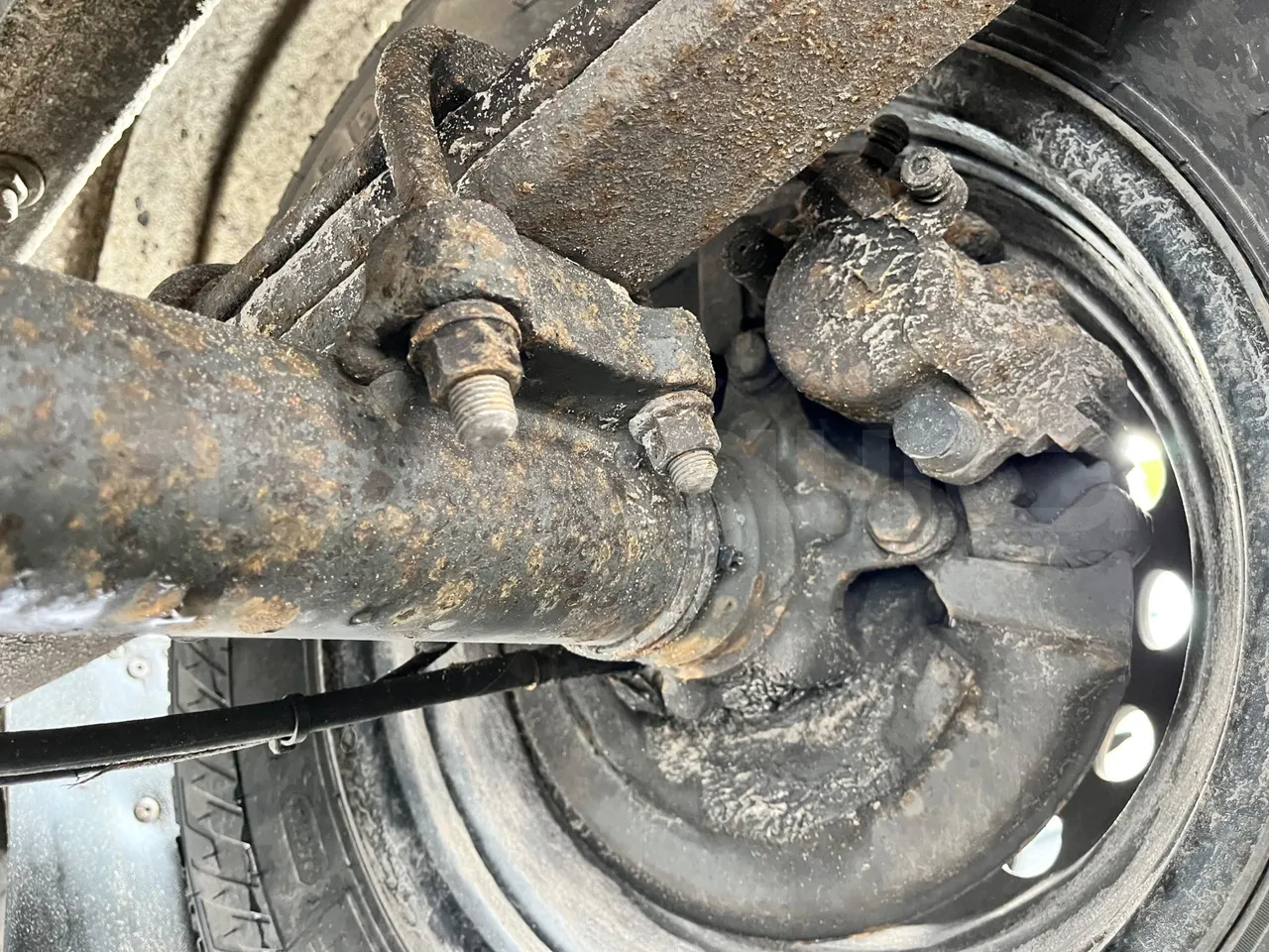 Mercedes-Benz 313 CDI   CDI - Euro3 - 95kW - 5.640mt - axle 2 caliper brakes left