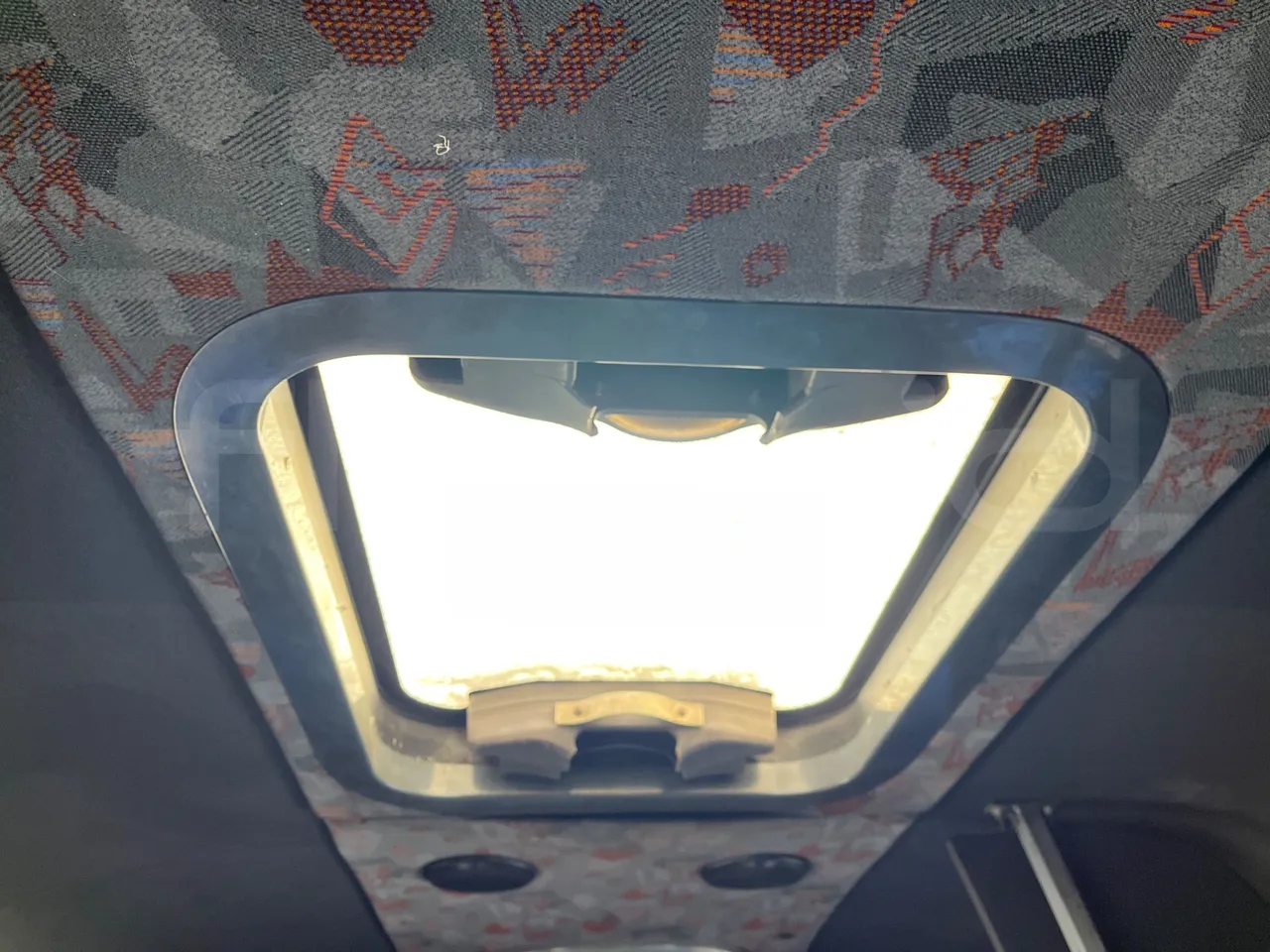 Mercedes-Benz 313 CDI   CDI - Euro3 - 95kW - 5.640mt - roof hatch 2