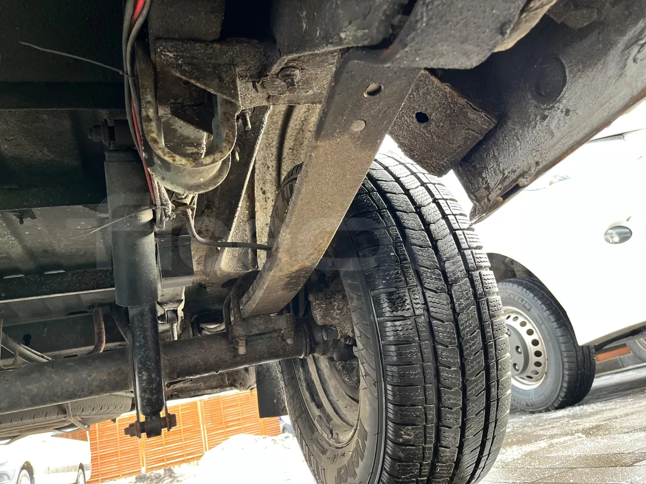 Mercedes-Benz 313 CDI   CDI - Euro3 - 95kW - 5.640mt - axel 3 leaf spring left