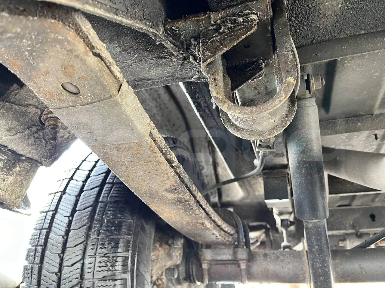 Mercedes-Benz 313 CDI   CDI - Euro3 - 95kW - 5.640mt - axel 2 leaf spring right