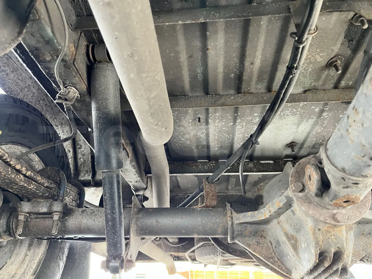 Mercedes-Benz 313 CDI   CDI - Euro3 - 95kW - 5.640mt - axle 2 shock absorbers 1 right