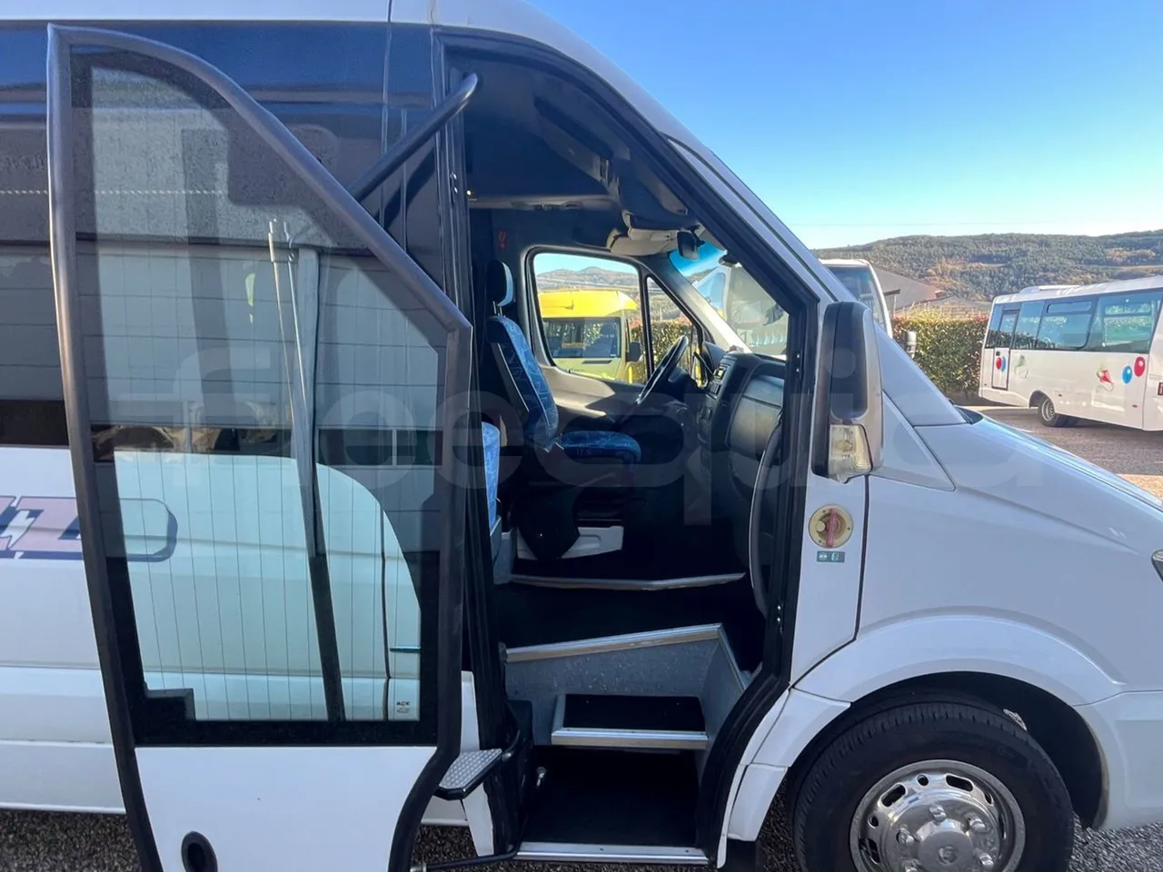 Mercedes-Benz Sprinter 906BB50 - Euro6 - 140kW - 7.361mt - front door 1 open