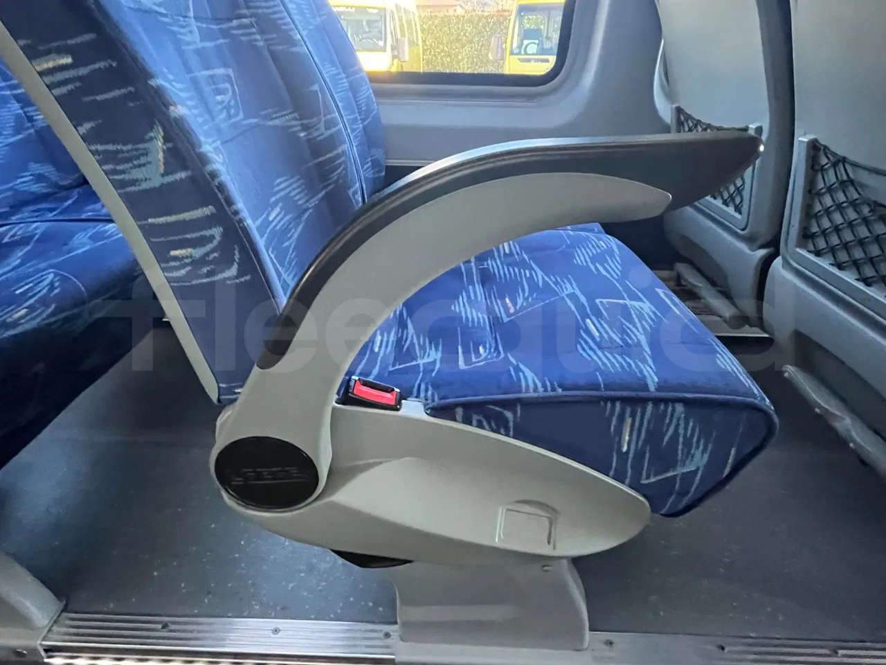 Mercedes-Benz Sprinter 906BB50 - Euro6 - 140kW - 7.361mt - armrest detail photo