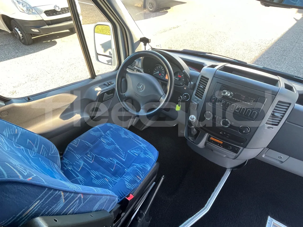Mercedes-Benz Sprinter 906BB50 - Euro6 - 140kW - 7.361mt - buttons panels on