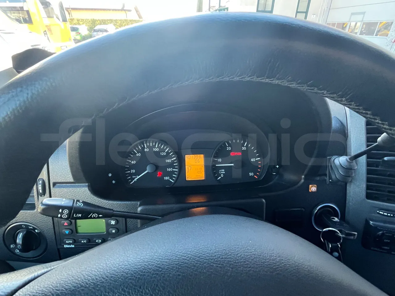 Mercedes-Benz Sprinter 906BB50 - Euro6 - 140kW - 7.361mt - dashboard lights on