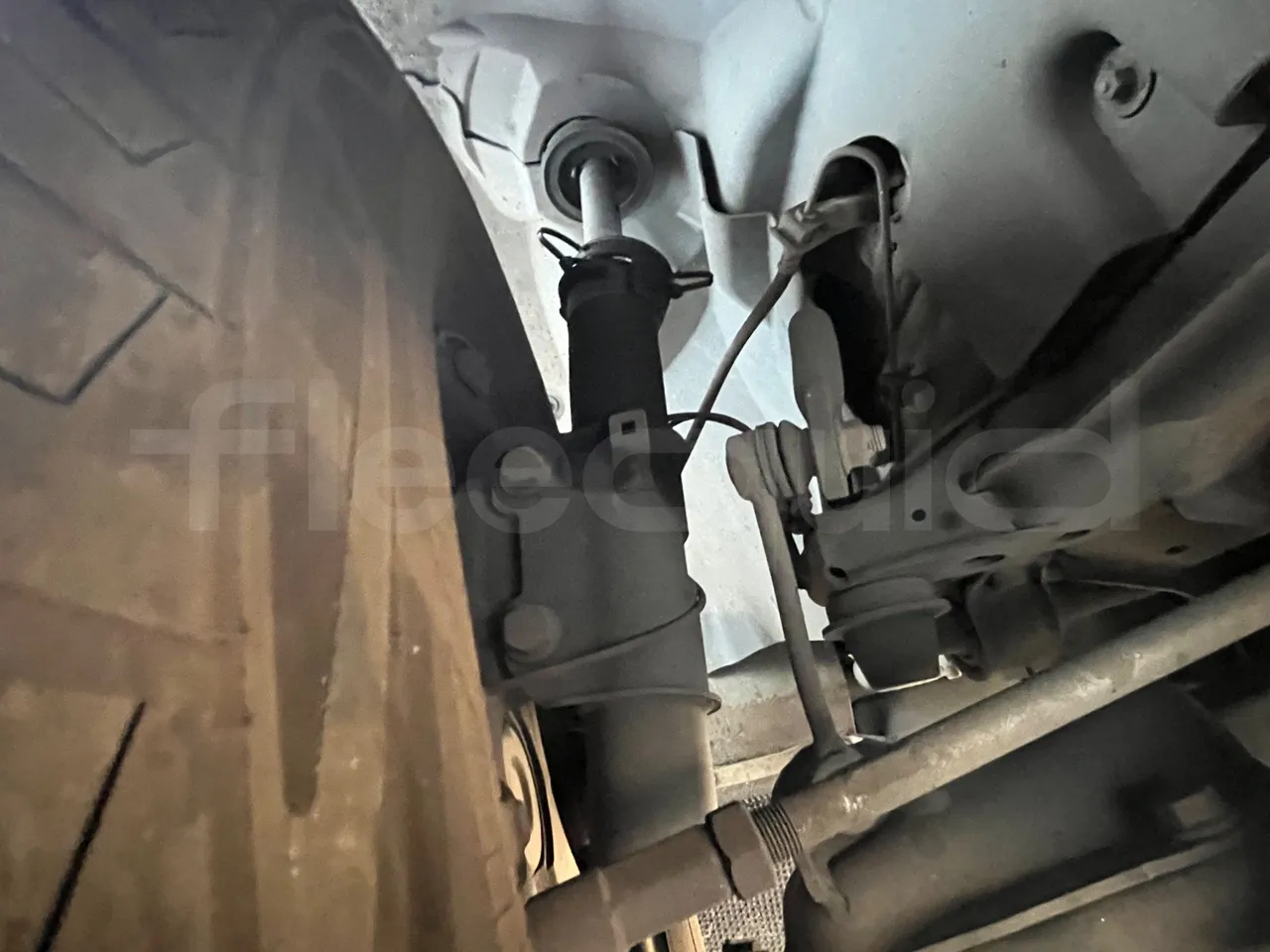 Mercedes-Benz Sprinter 906BB50 - Euro6 - 140kW - 7.361mt - front shock absorbers right