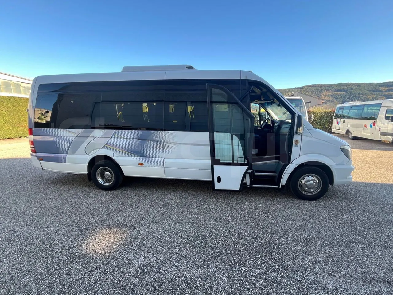 Mercedes-Benz Sprinter 906BB50 - Euro6 - 140kW - 7.361mt - right side doors open