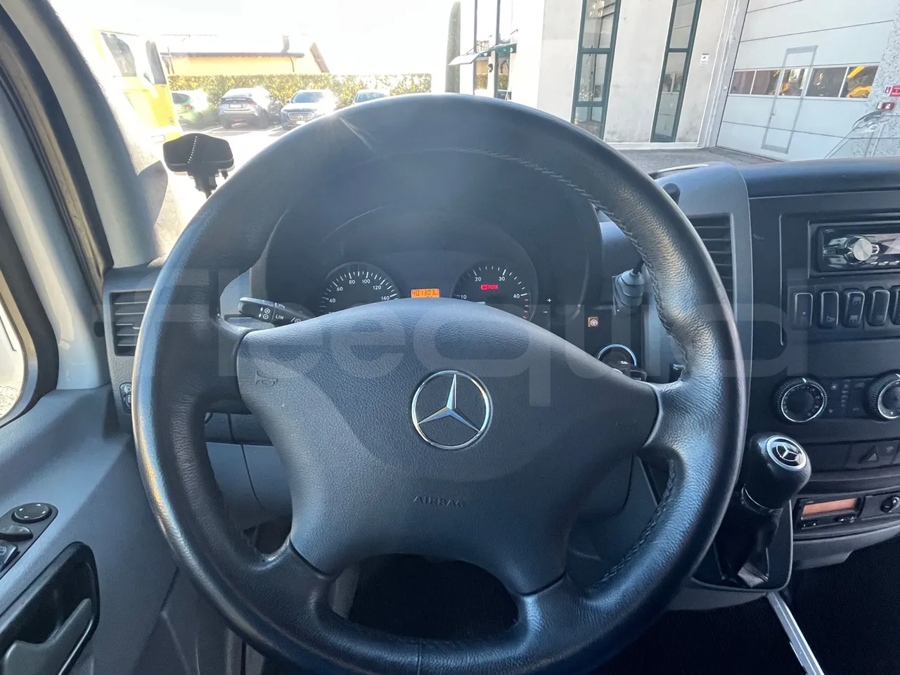 Mercedes-Benz Sprinter 906BB50 - Euro6 - 140kW - 7.361mt - steering wheel photo