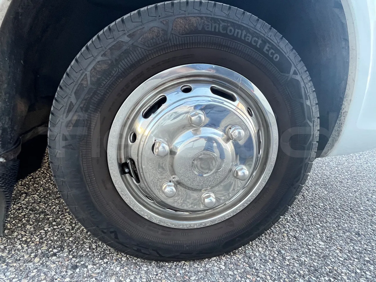 Mercedes-Benz Sprinter 906BB50 - Euro6 - 140kW - 7.361mt - front left tire measurements