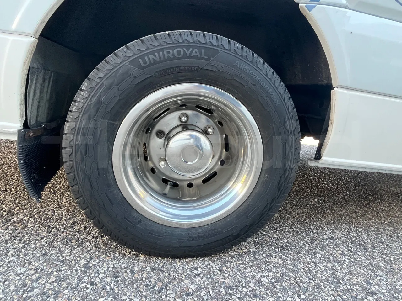 Mercedes-Benz Sprinter 906BB50 - Euro6 - 140kW - 7.361mt - rear left tire photo