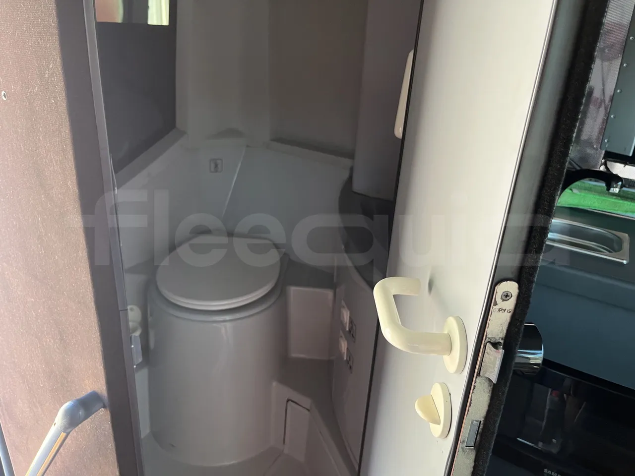 Mercedes-Benz Tourino - Toilette