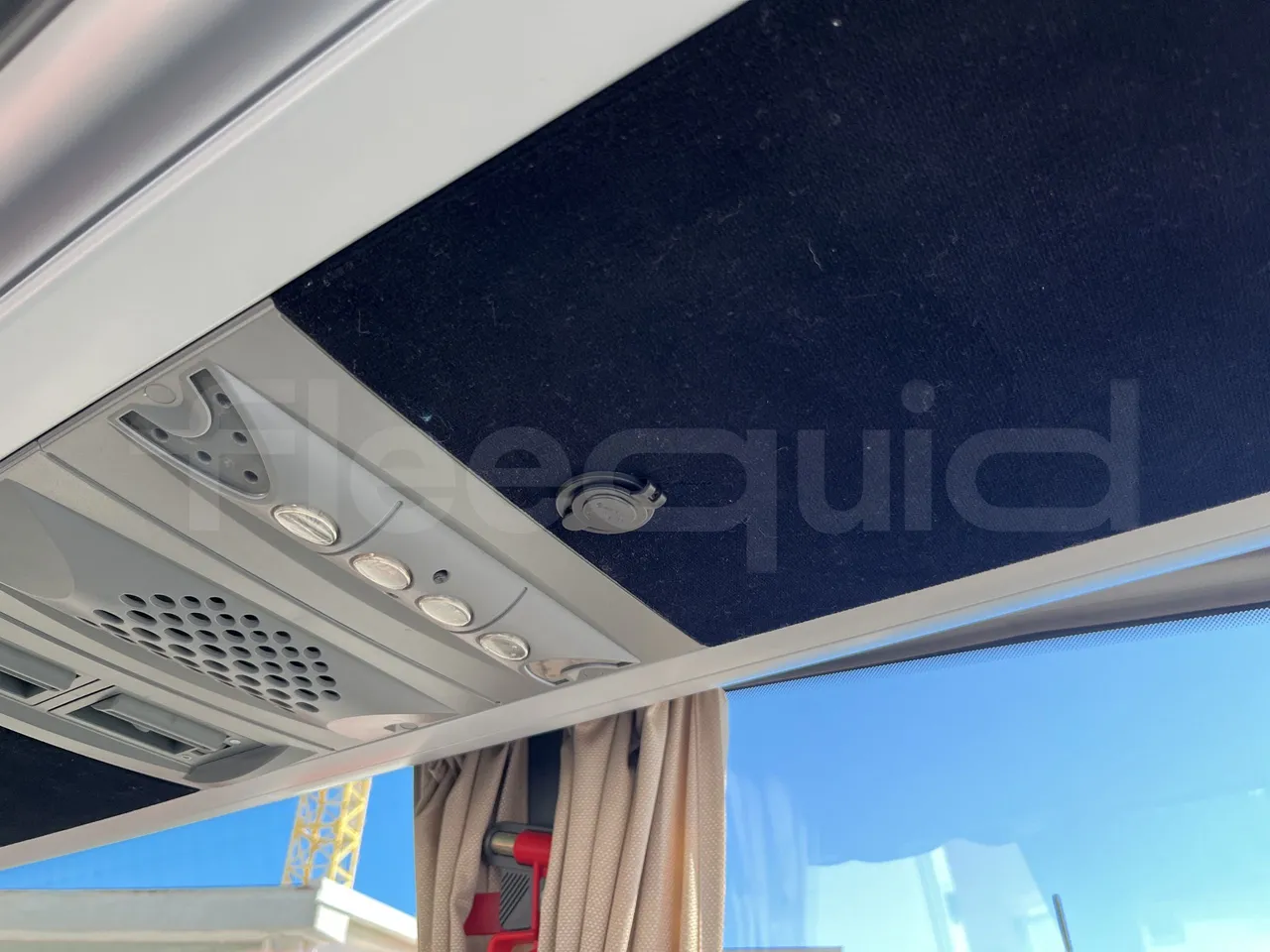 Mercedes-Benz Tourino - Usb Charging