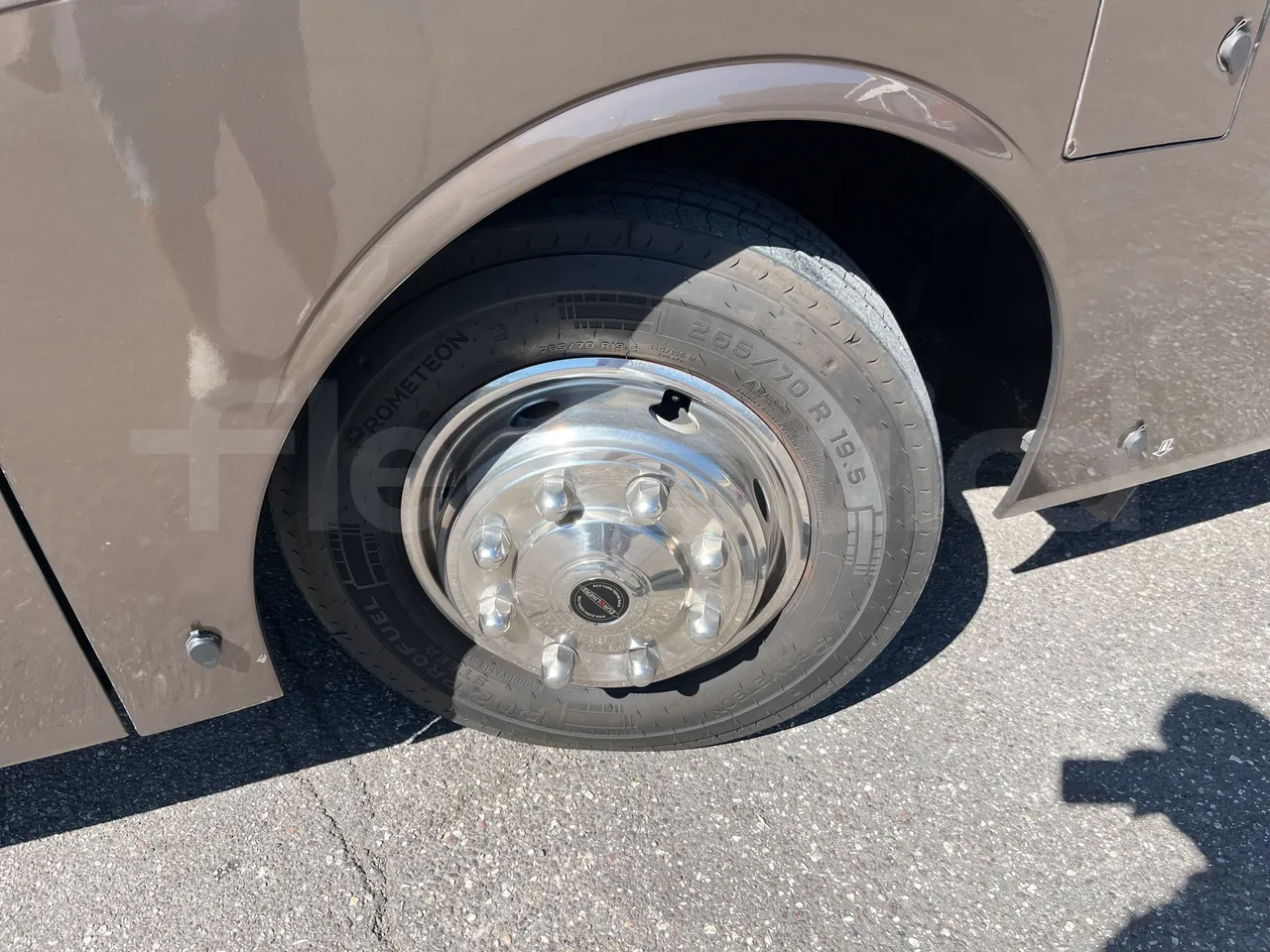 Mercedes-Benz Tourino - First Axle Left Side: Complete Tyre