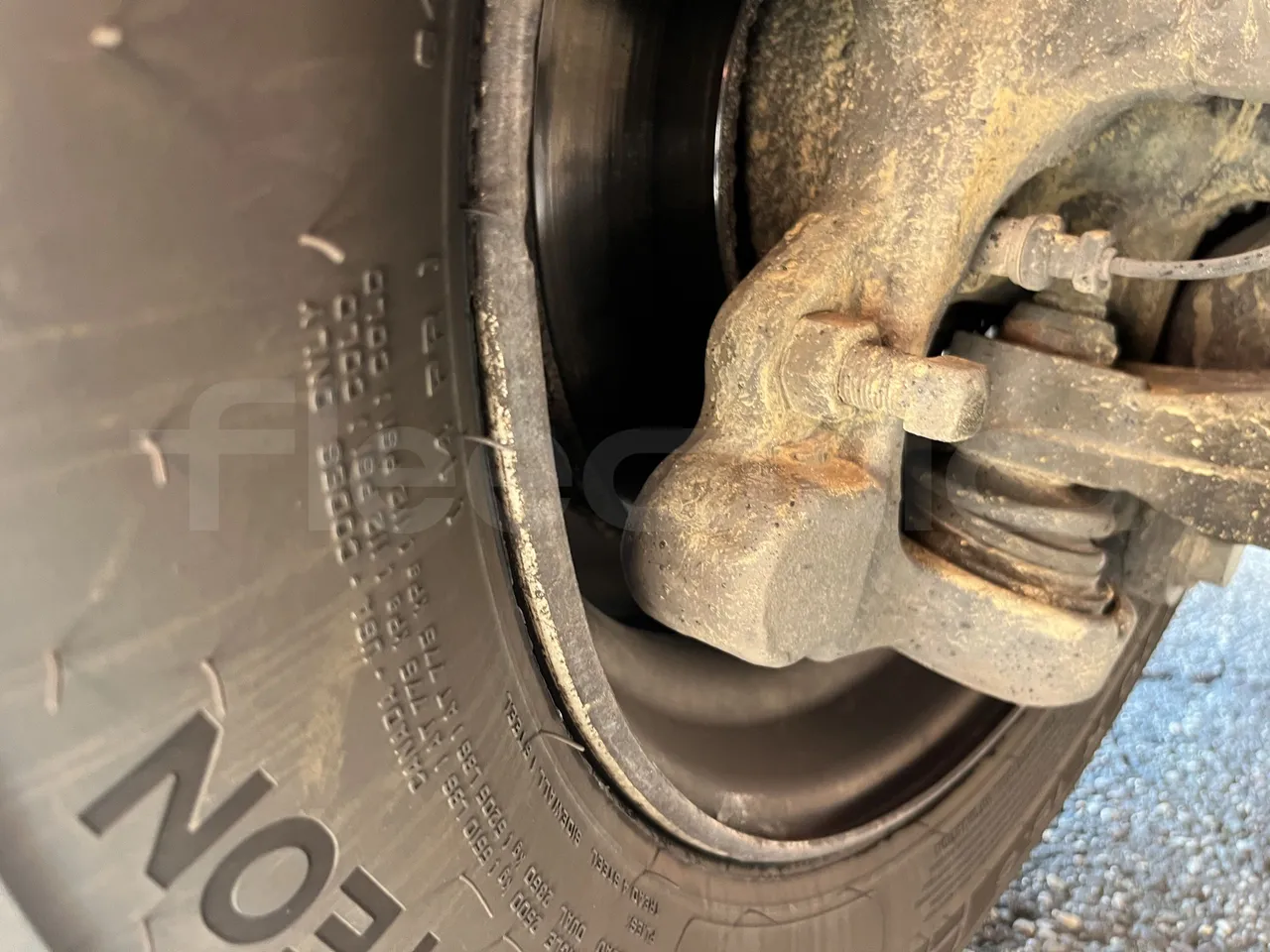Mercedes-Benz Tourino - First Axle Discs Left Side