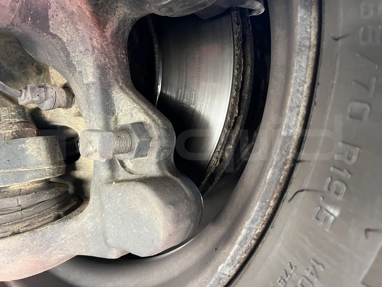 Mercedes-Benz Tourino - First Axle Discs Right Side