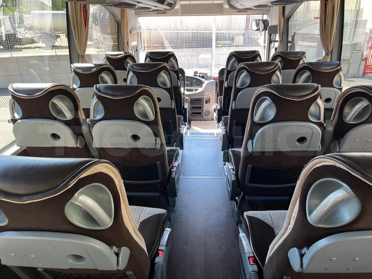 Mercedes-Benz Tourino - Forward Seats From Middle Position