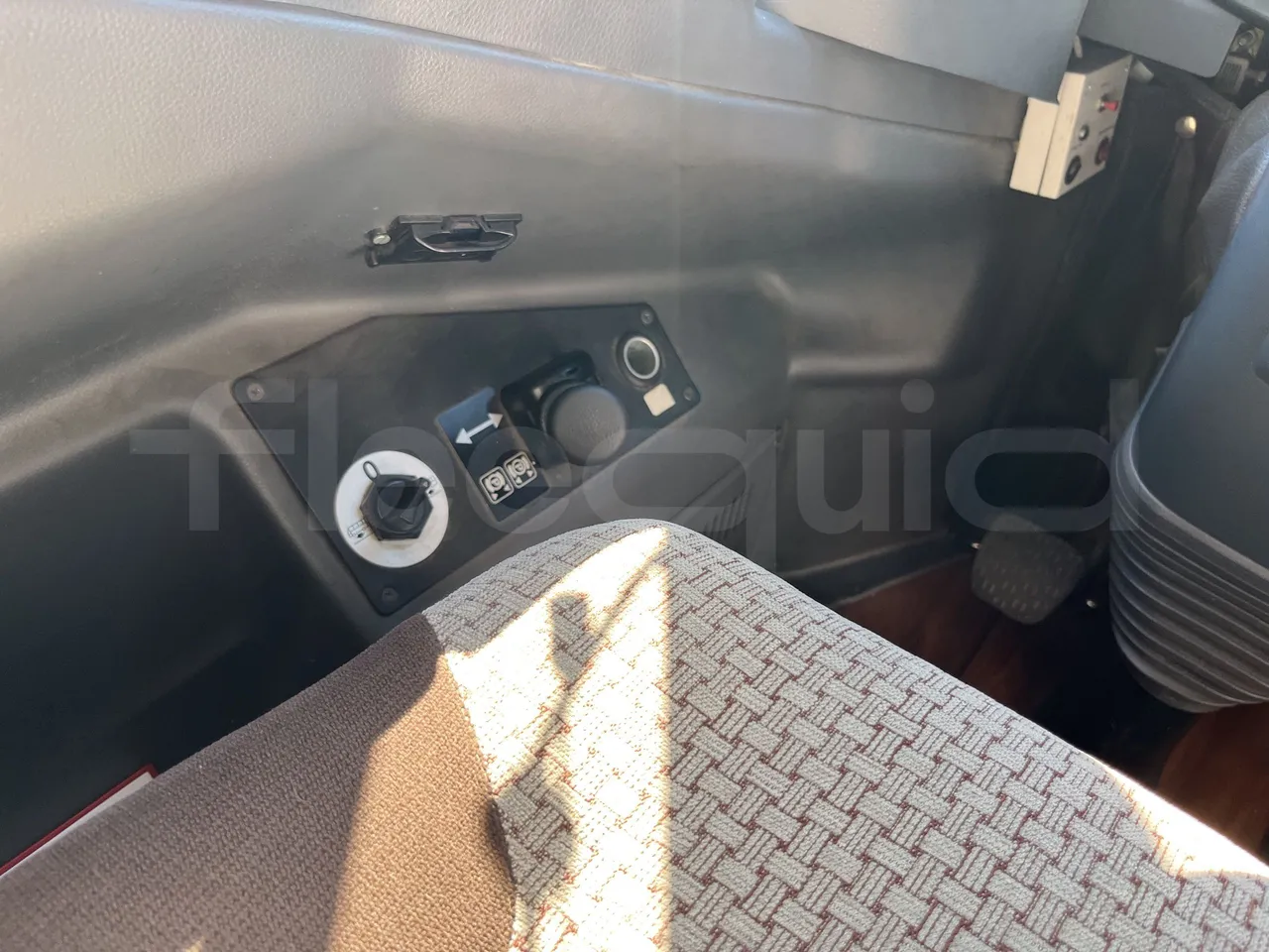 Mercedes-Benz Tourino - Onboard Device 3 Left Side