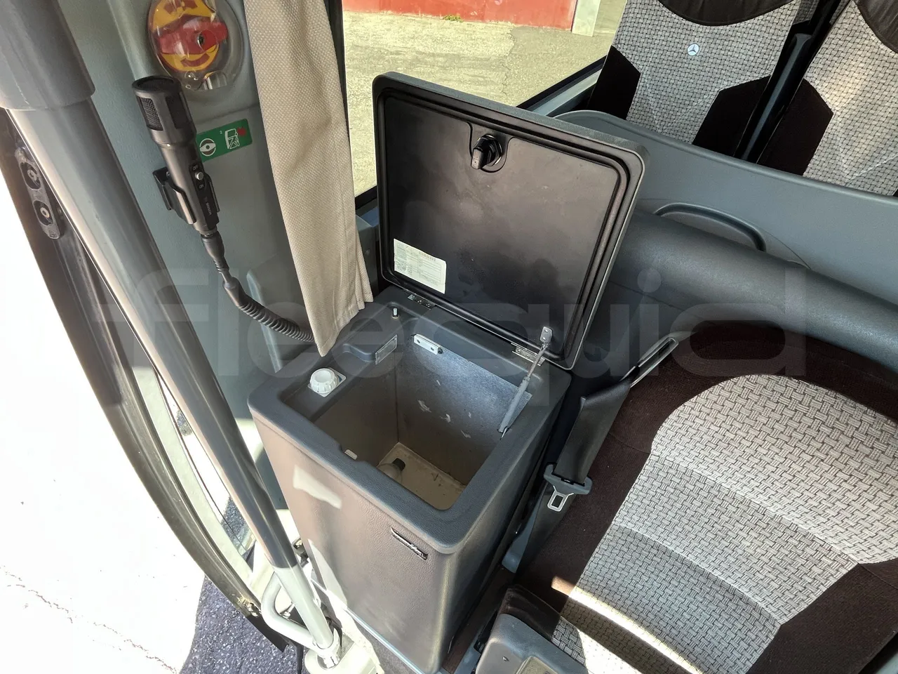 Mercedes-Benz Tourino - Refrigerator