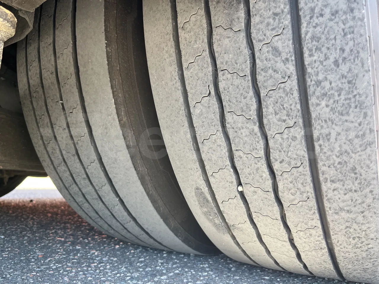 Mercedes-Benz Tourino - Second Axle Left Side: Tyre Tread